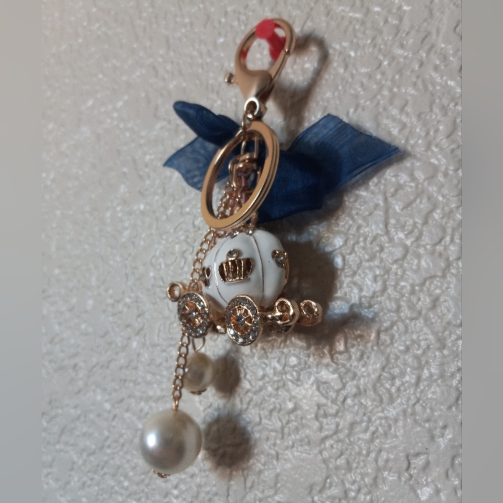 Keychain - Picture 3 of 4
